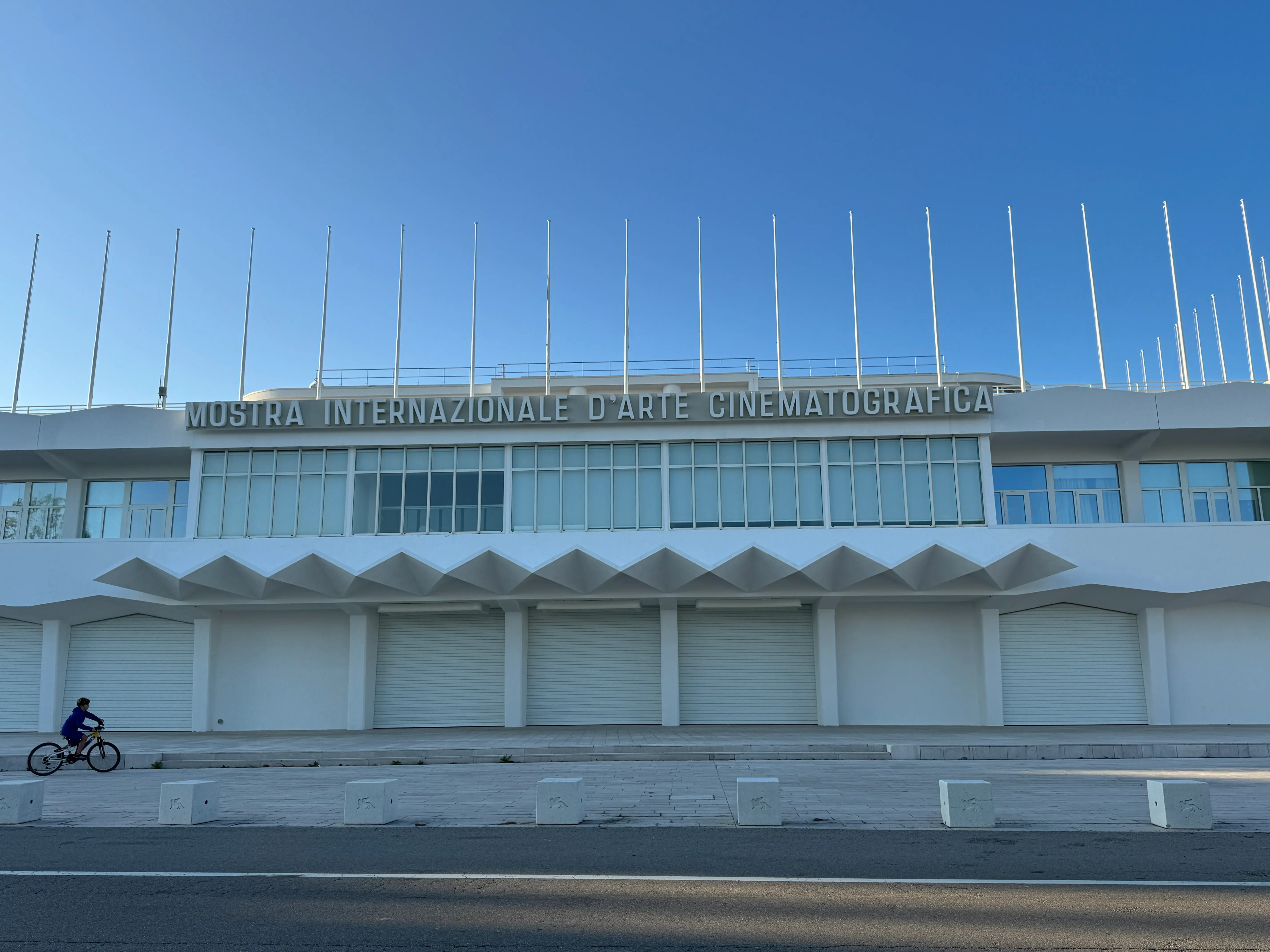 Lido Island — Sun, Sea & Cinema - Image 3