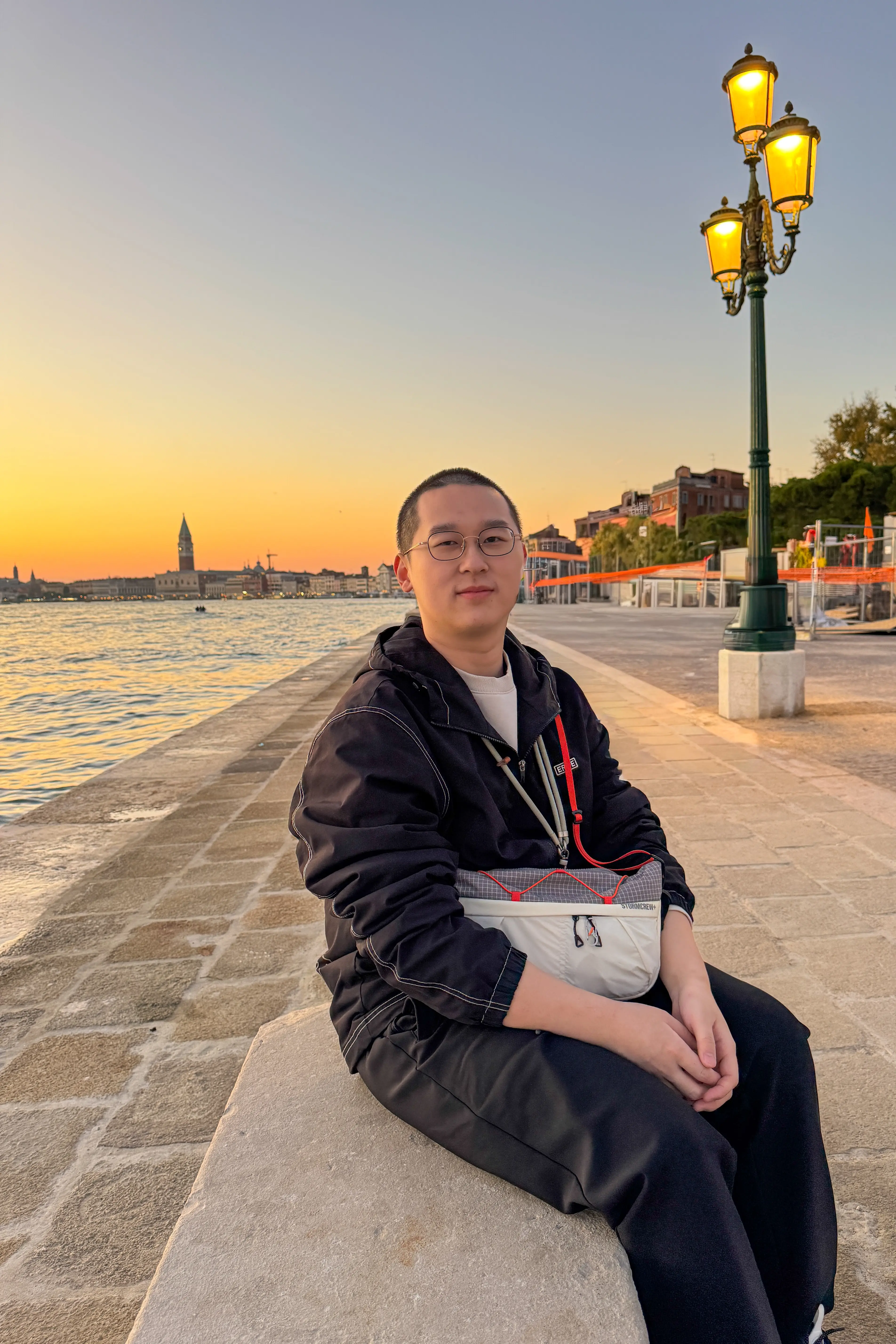 Wandering Through Venetian Alleyways - Image 5